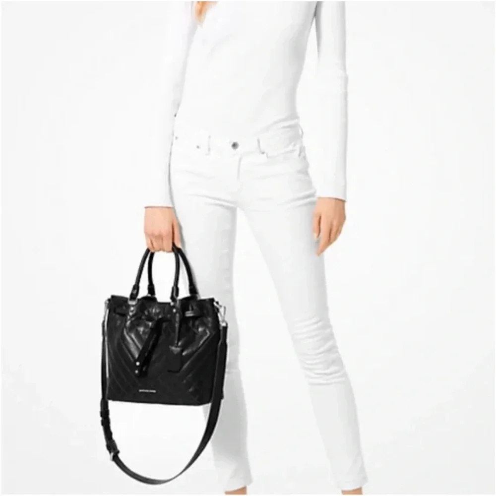 Michael Kors Blakely Medium Bucket Messenger Bag Black Quilted Leather